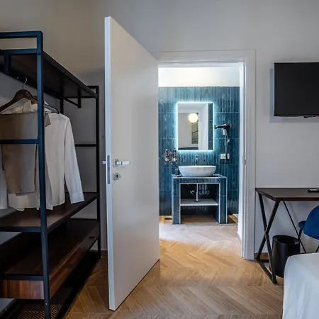 Fantini Rooms-monti Pensjonat 4*