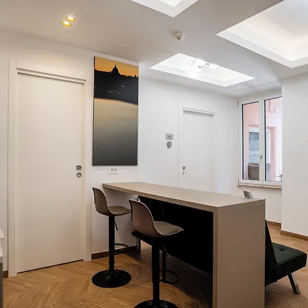 Fantini Rooms-monti Pensjonat 4*